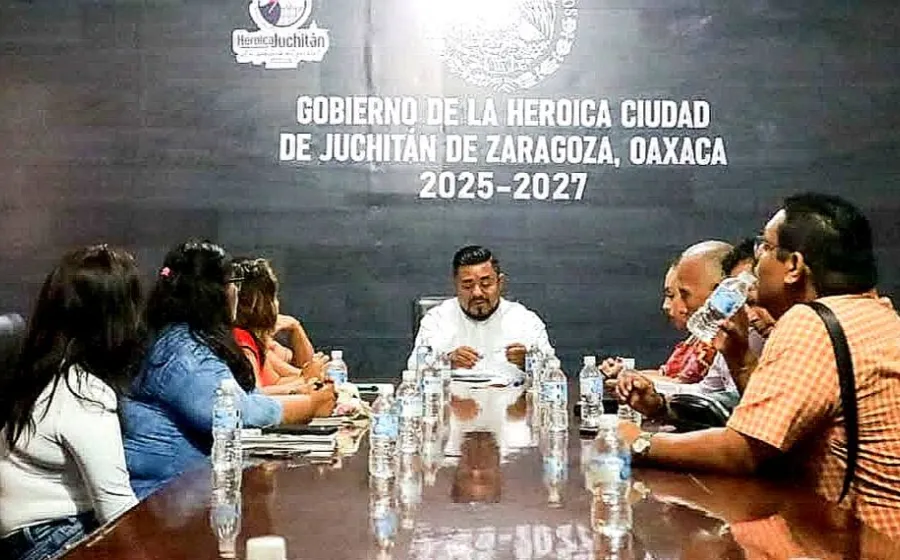 Ayuntamiento juchiteco asigna oficinas a regidores y síndicos