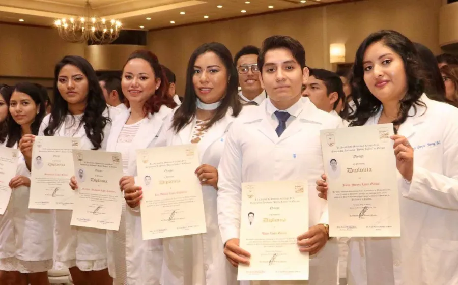 Conocer cédulas de profesionales de la Salud, un derecho de la sociedad: UABJO