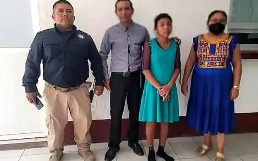 Policía de Juchitán localiza y reúne a joven extraviada con su familia