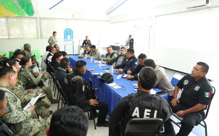 Llevan a 218 policías municipales de Juchitán a exámenes de control de confianza para certificación: FGO