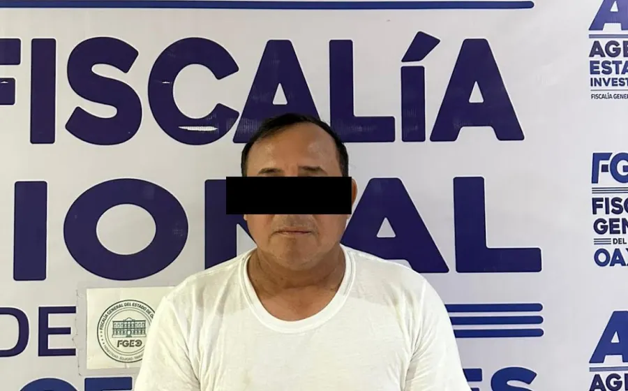 Vinculan a proceso a detenido durante cateo, aseguran drogas, armas y una libreta de contactos