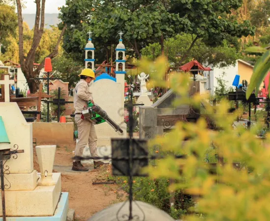 Realiza Xoxocotlán nebulizaciones preventivas en panteones previo a festividades de los Fieles Difuntos